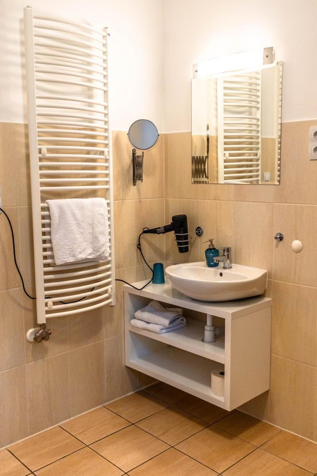 Orchidea Apartman Mosonmagyarovar Exterior photo